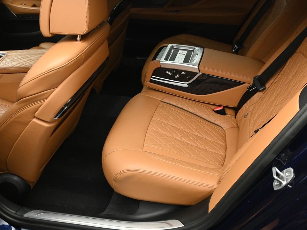 2022 BMW 750LI - Image 20