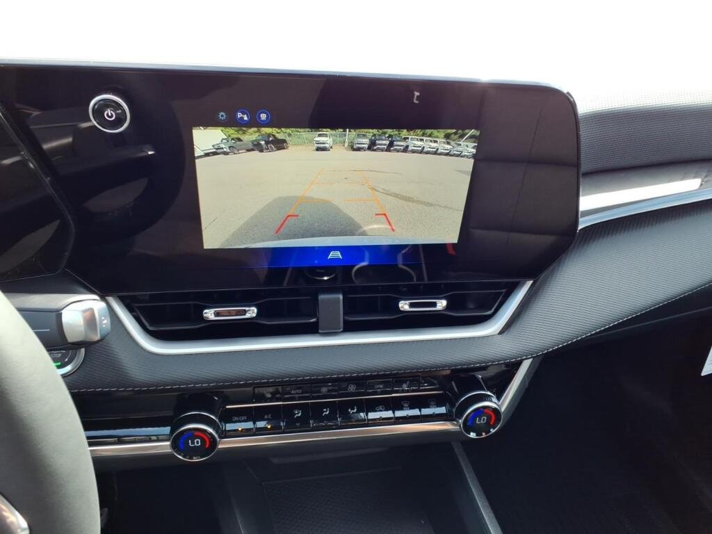New 2027 Summit White Chevrolet FWD LT image 9