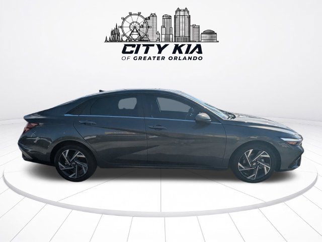 Used 2025 Gray Hyundai SEL Convenience image 7