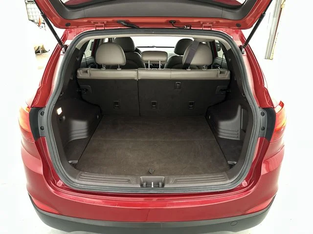 Used 2015 Red Hyundai SE image 22