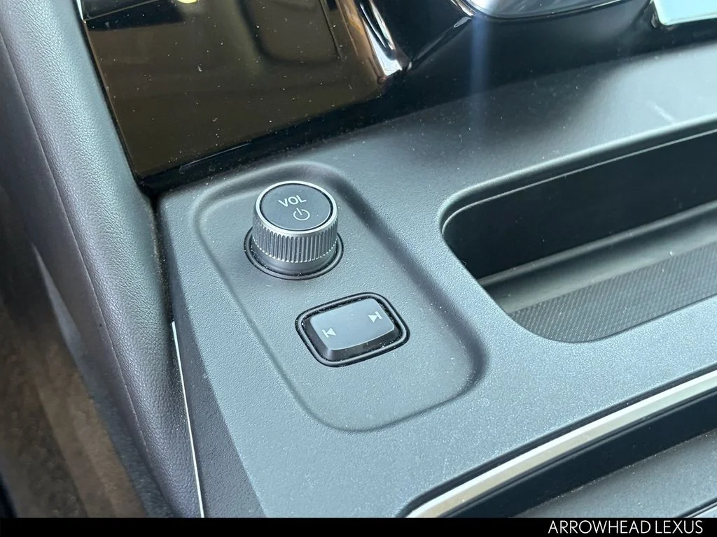 Used 2025 White Acura Technology Package image 24