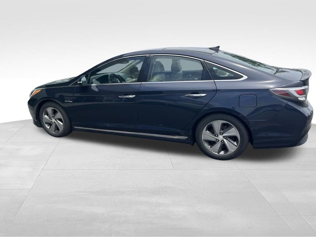Used 2017 Blue Hyundai Limited image 4