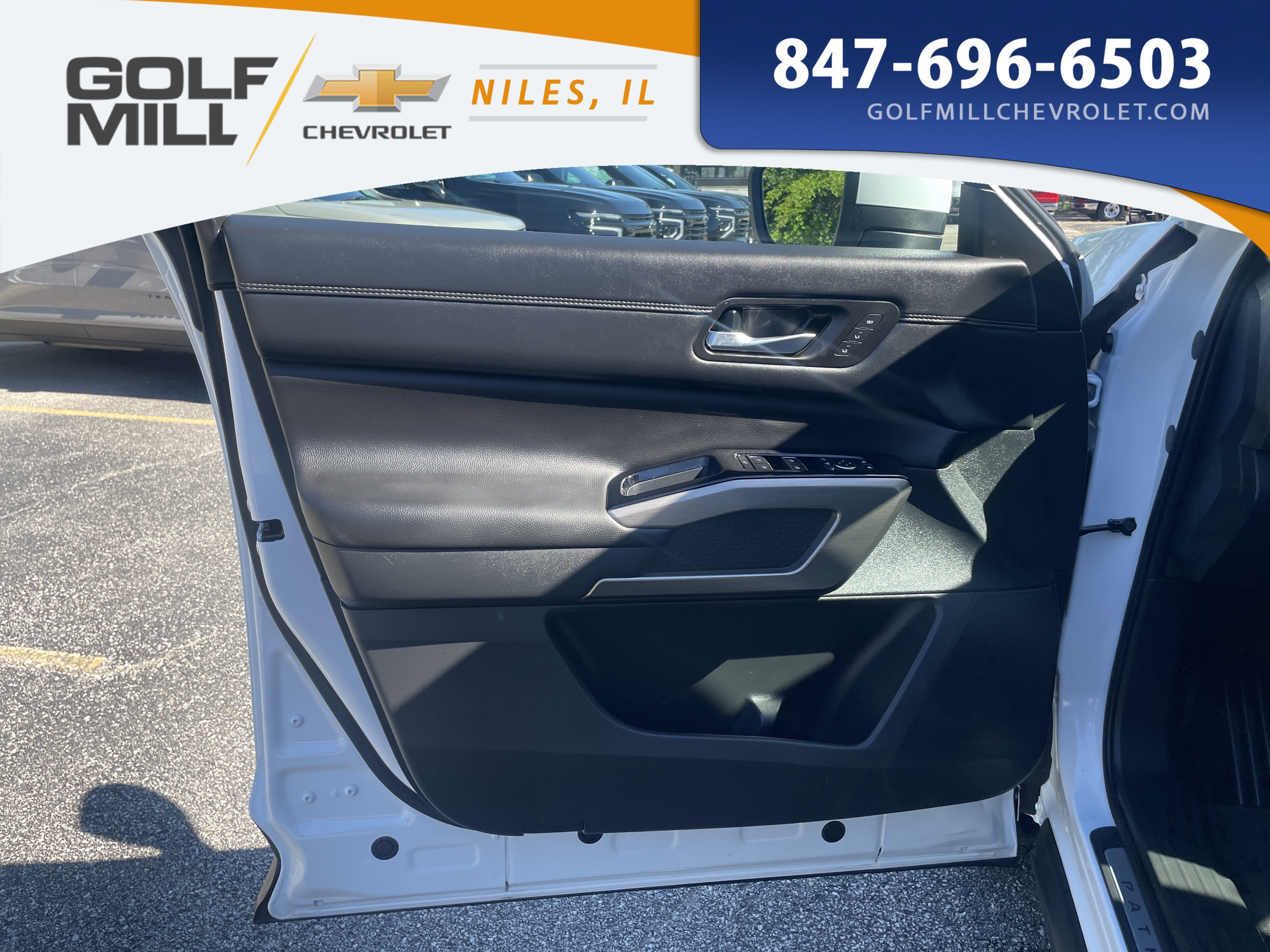 Used 2025 Everest White Pearl Tricoat Nissan Platinum image 11