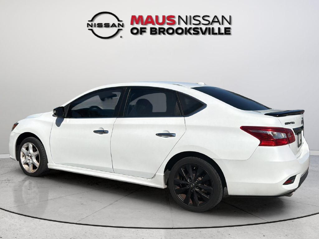 Used 2018 White Nissan SR image 7