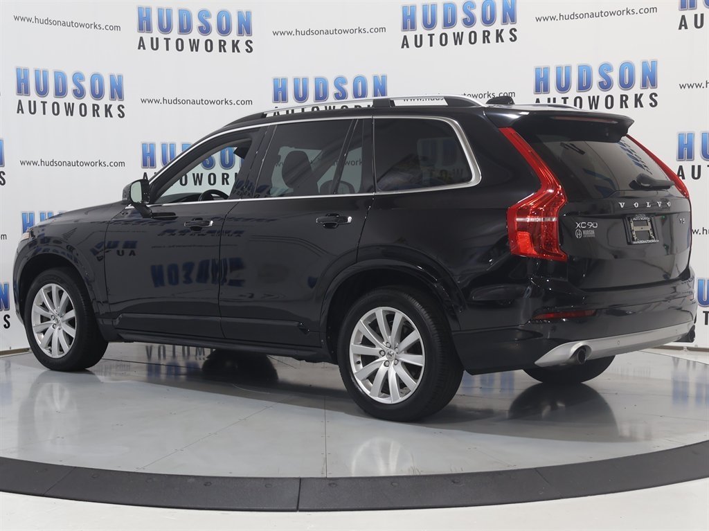 2018 Volvo XC90 T5 Momentum photo 4