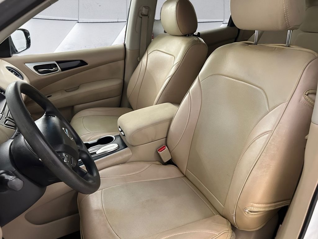 Used 2017 White Nissan S image 8