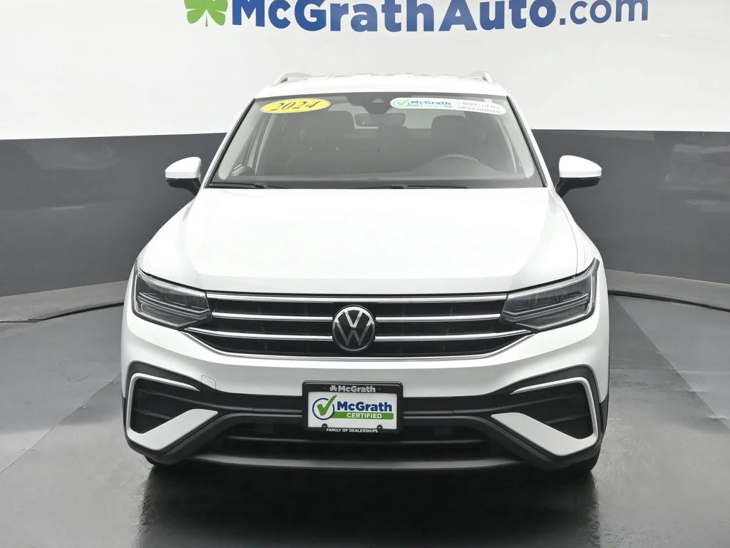 Used 2024 White Volkswagen 2.0T SE image 6