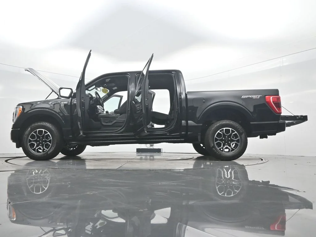 Used 2023 Black Ford XLT image 52