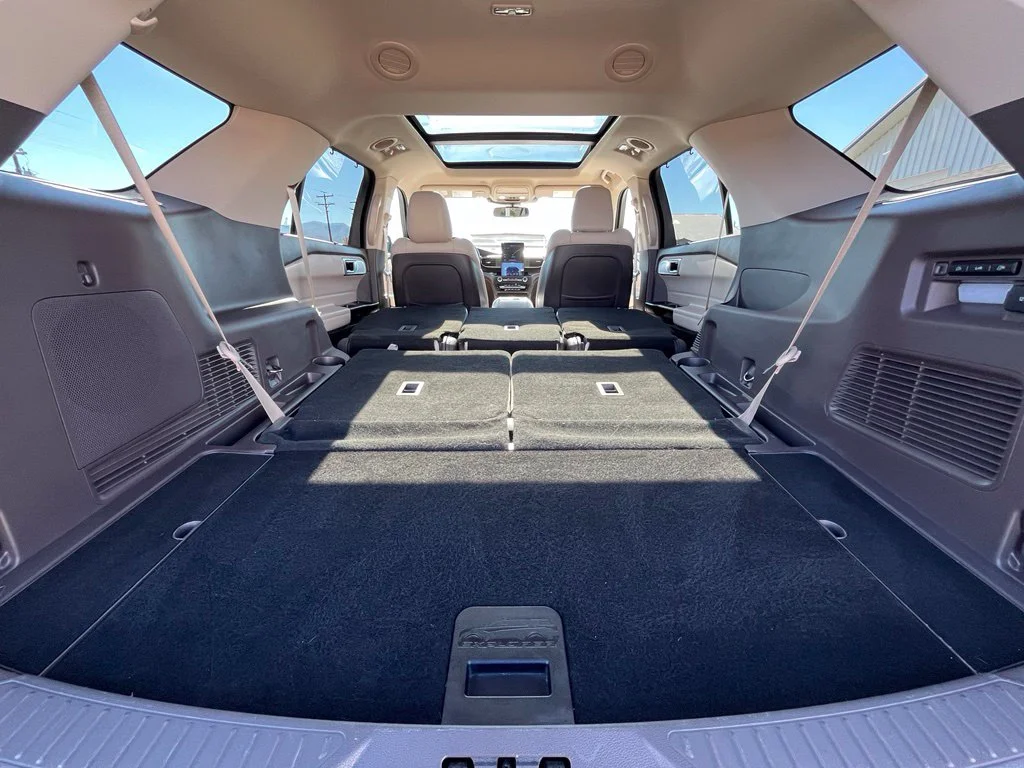 Used 2020  Ford Platinum image 17