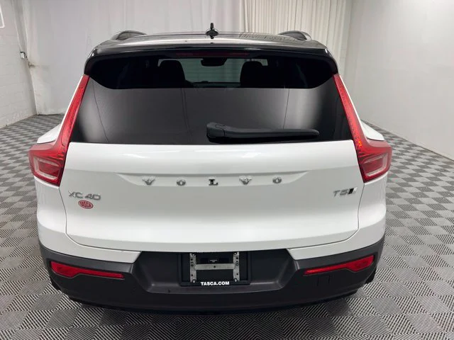Used 2021 White Volvo R-Design image 7