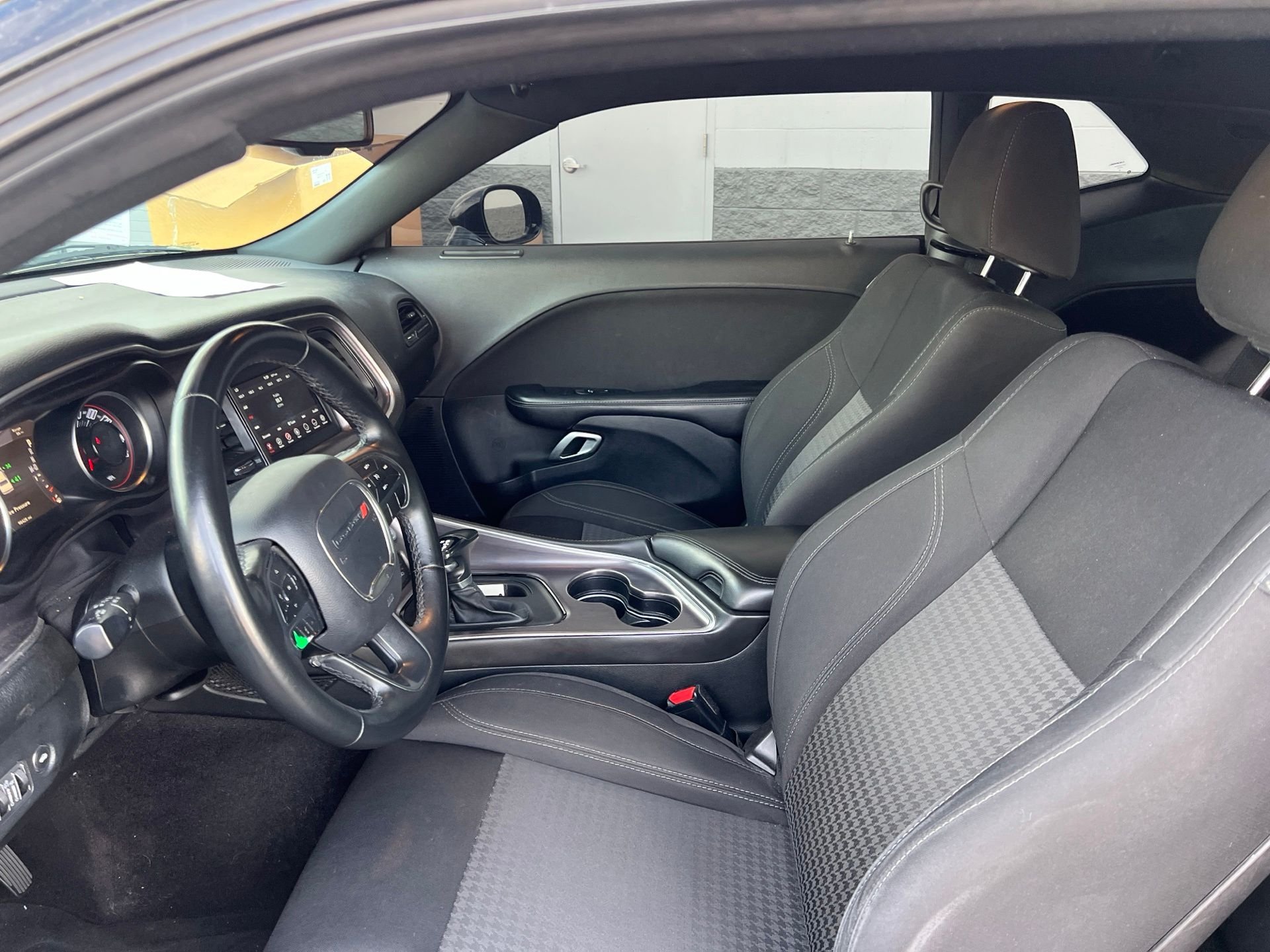 Used 2018 Black Dodge SXT image 17