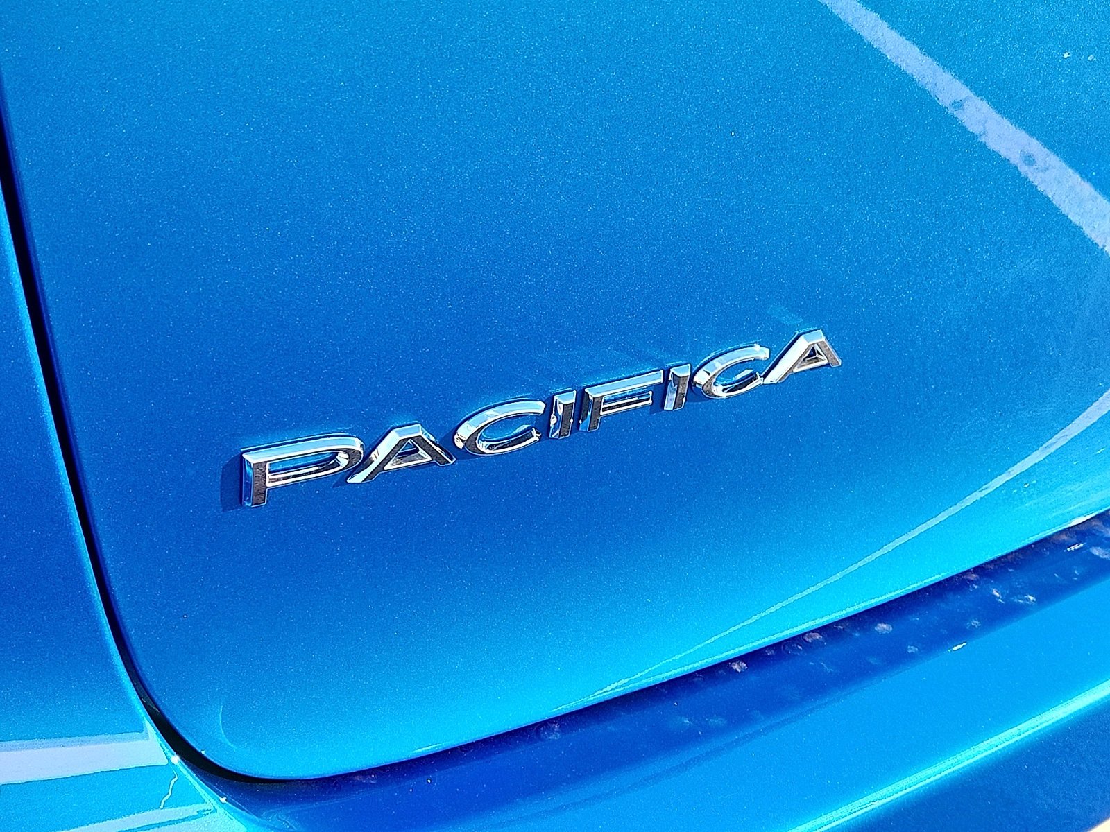New 2026 Hydro Blue Pearl-Coat Exterior Paint Chrysler Select image 17