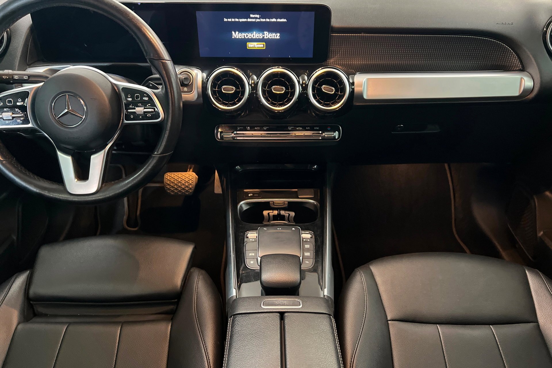 Used 2022 Gray Mercedes-Benz GLB 250 image 14