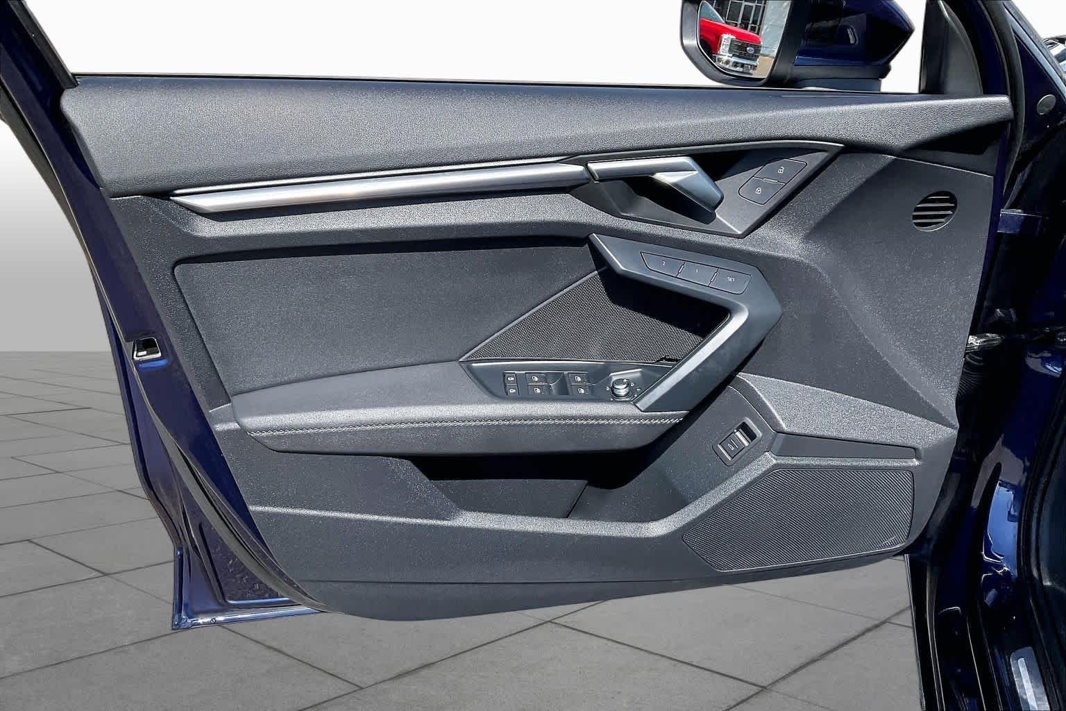 Used 2024 Navarra Blue Metallic Audi Premium image 21