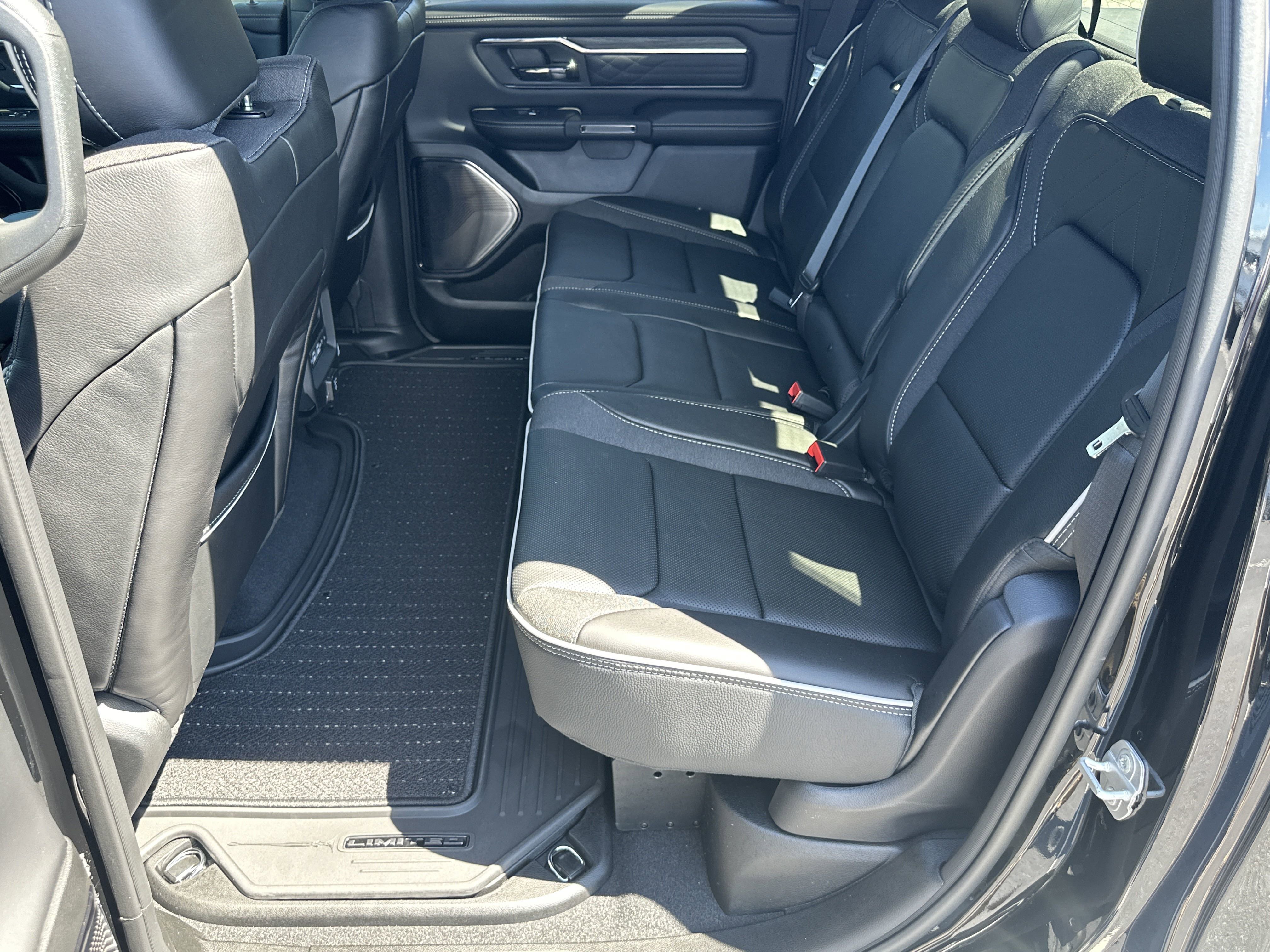 2025 RAM 1500 Limited - Photo 22