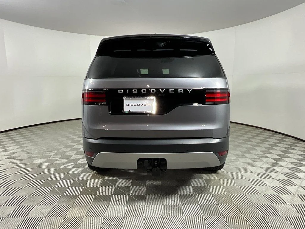 New 2026 Eiger Grey Land Rover S image 7
