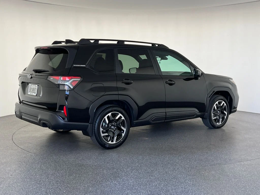 New 2026 CRYSTAL BLACK SILICA Subaru Limited image 4