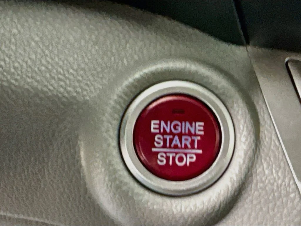 Used 2014 Silver Honda EX-L image 19