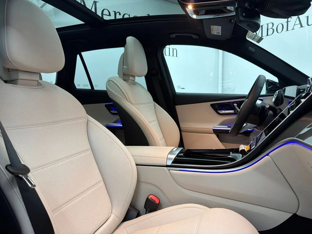 New 2027 Black Mercedes-Benz GLC 300 image 32