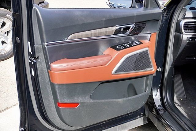 Used 2023 Black Kia EX image 24