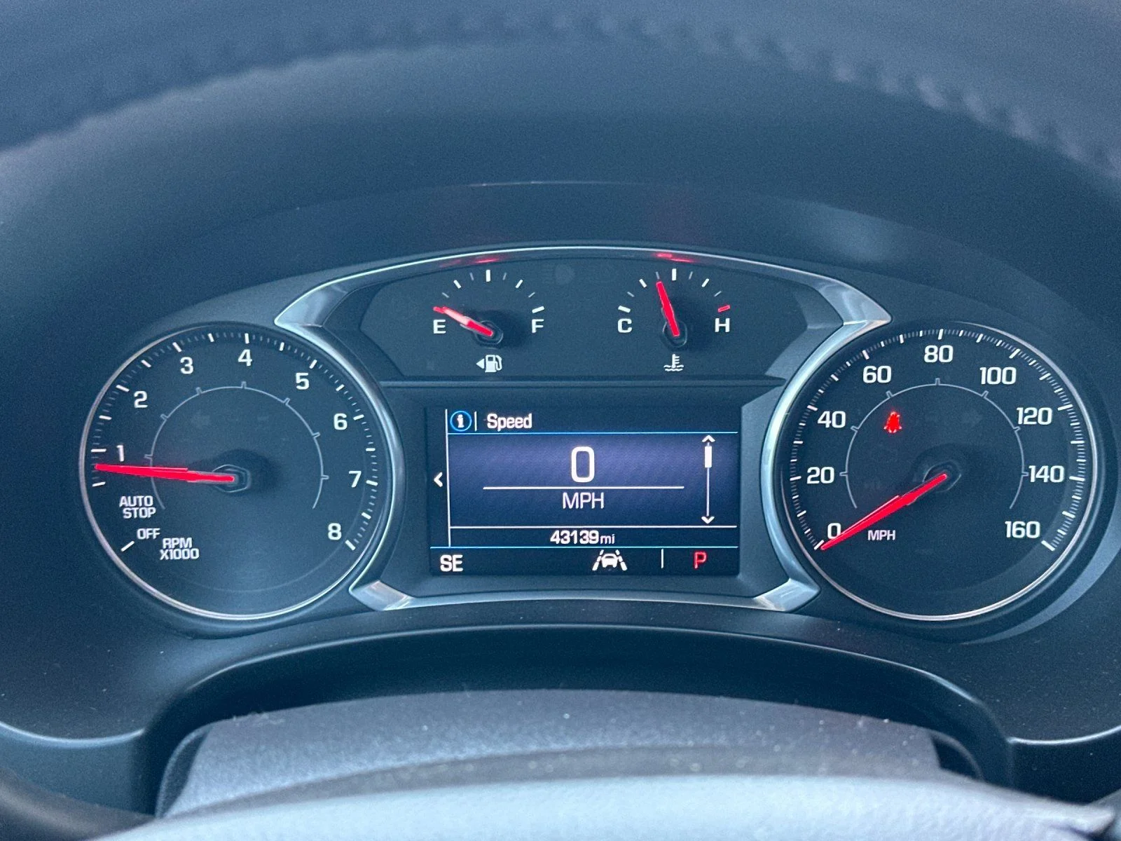 Used 2020 Graphite Gray Metallic GMC SLE image 22