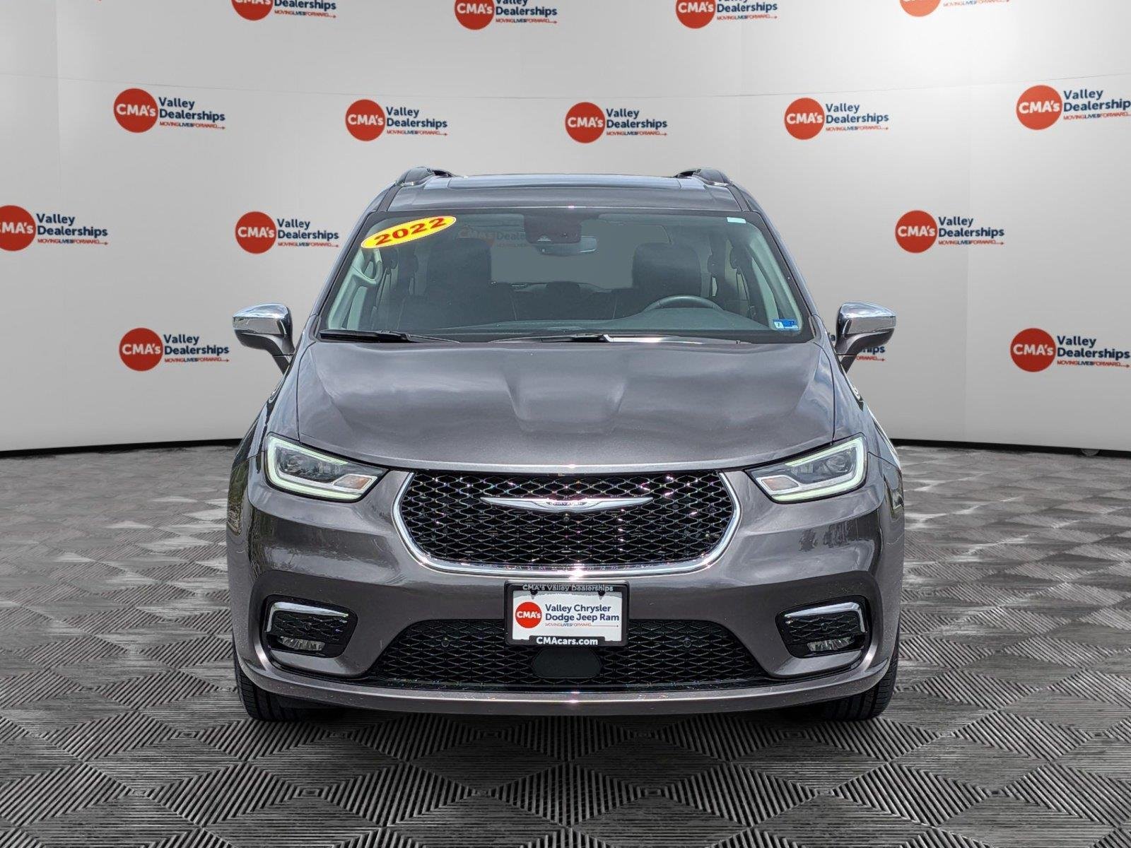Used 2022 Granite Crystal Metallic Clearcoat Chrysler Limited image 2