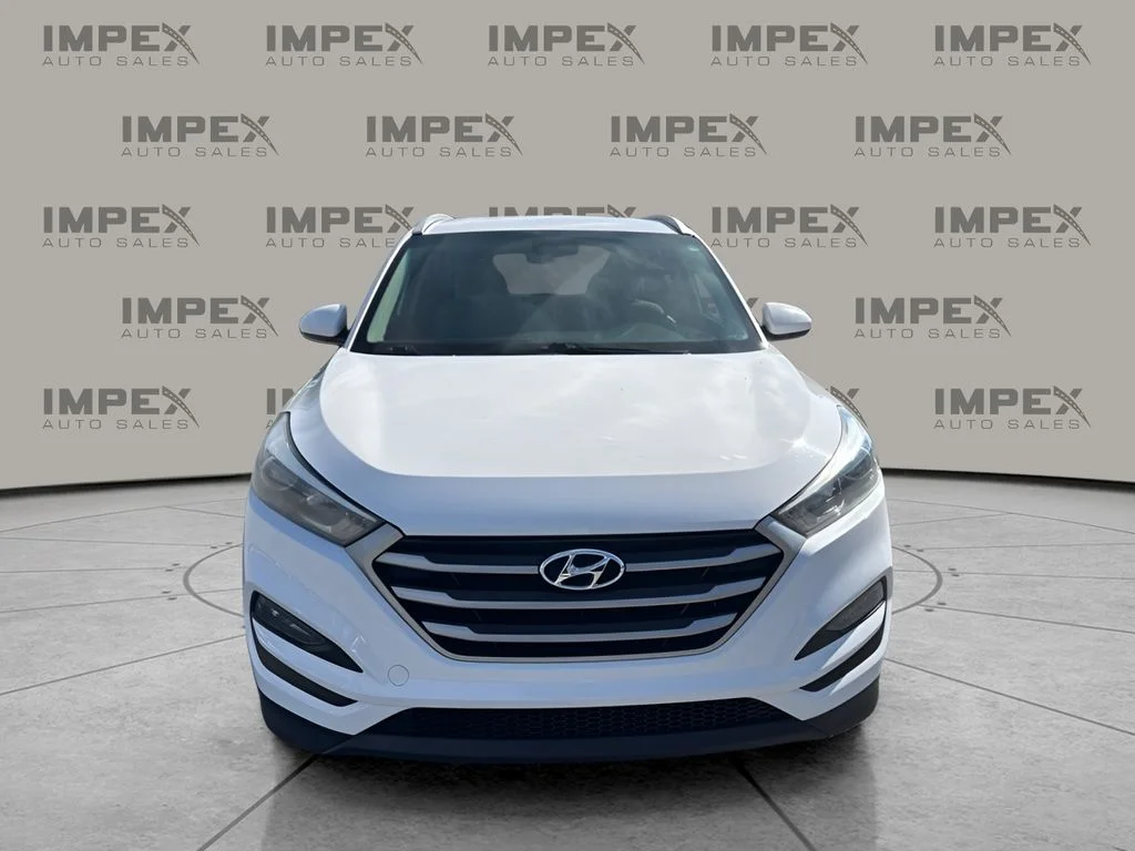 Used 2017 White Hyundai SE image 8