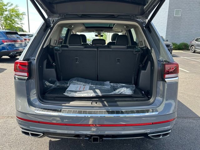 New 2026 Pure Gray Volkswagen 2.0T SEL Premium R-Line image 18