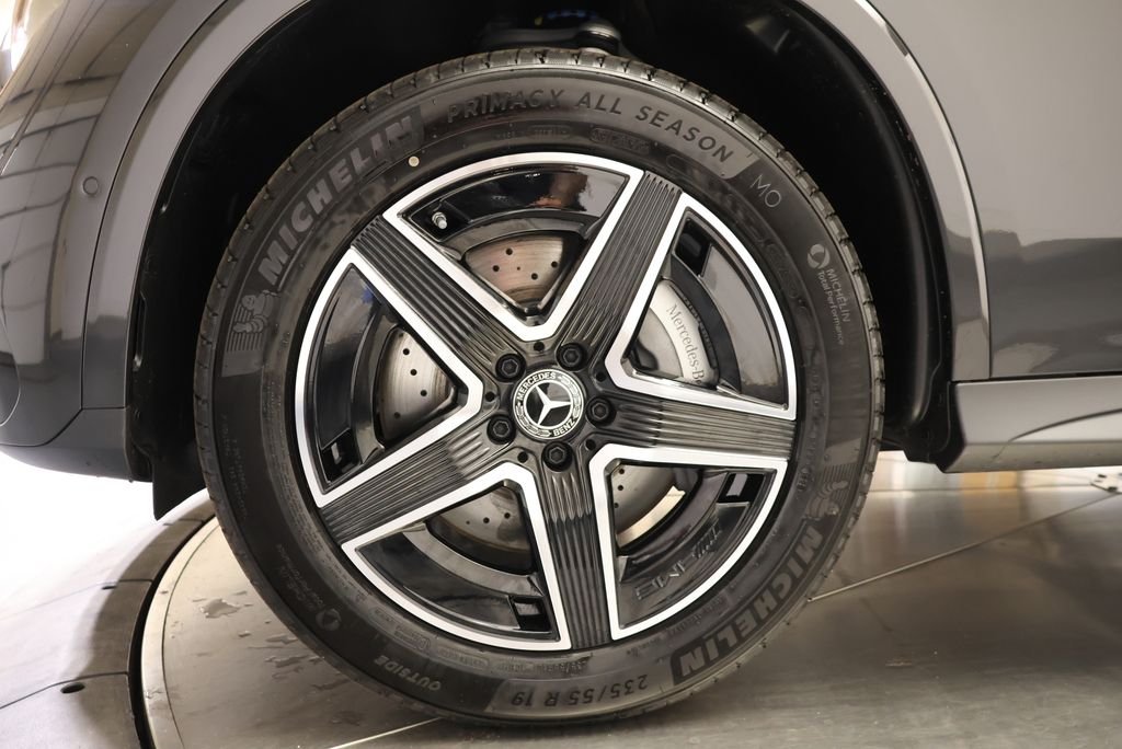 Used 2027  Mercedes-Benz GLC 300 image 11