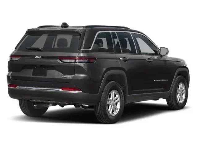 New 2025 Diamond Black Crystal Pearlcoat Jeep Altitude image 2