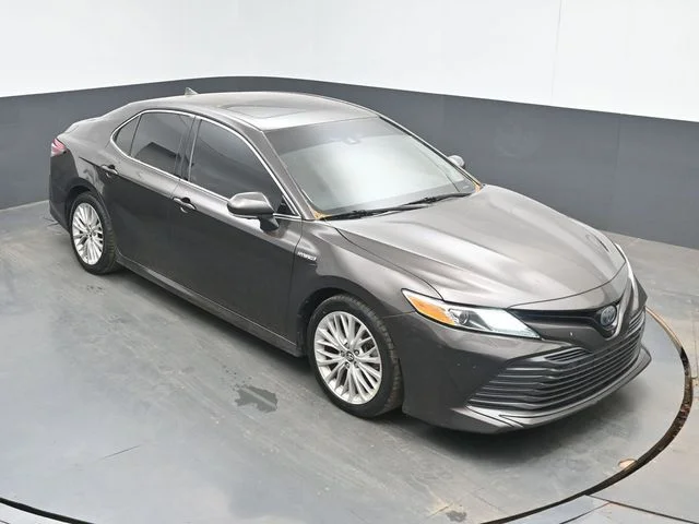 Used 2018 Brown Toyota XLE image 12