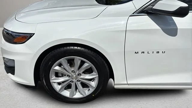 Used 2025 Summit White Chevrolet 1LT image 37