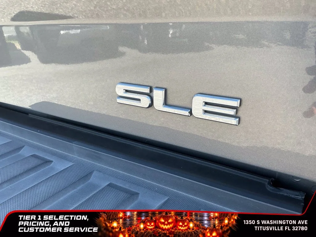 Used 2017 PEPPERDUST METALLIC GMC SLE image 20