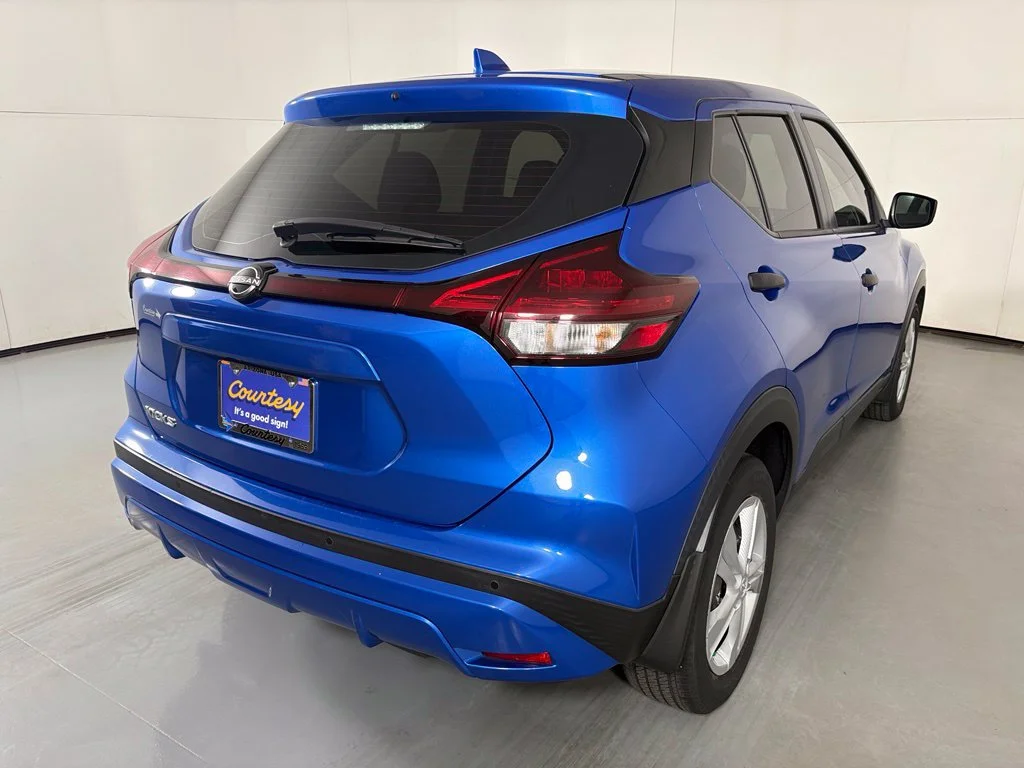Used 2024 Blue Nissan S image 8