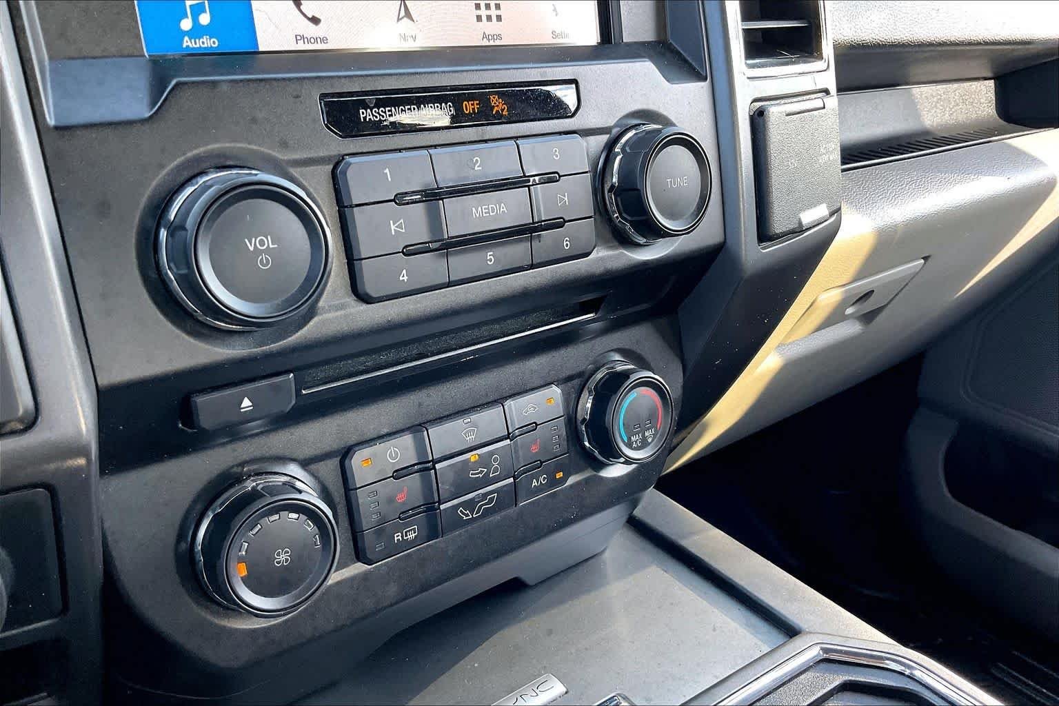 Used 2018 Magnetic Metallic Ford XLT image 34