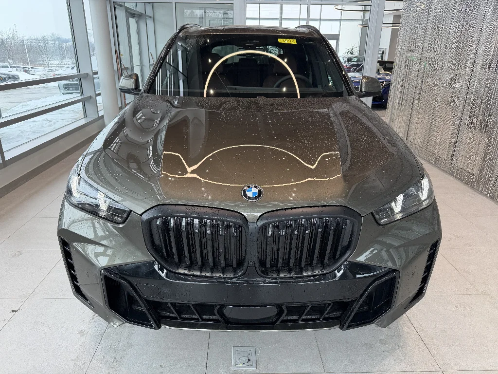 New 2026 Manhattan Green Metallic BMW xDrive40i image 2