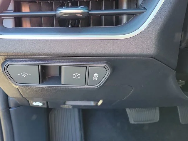 New 2026 Aurora Black Pearl Kia LXS image 10