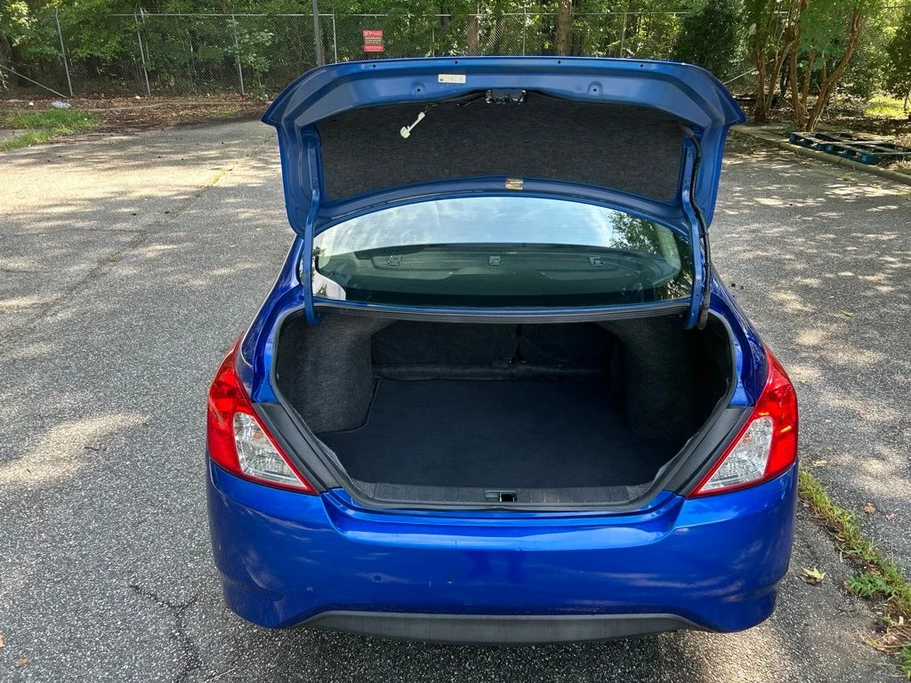 Used 2016 Blue Nissan 1.6 SV image 28