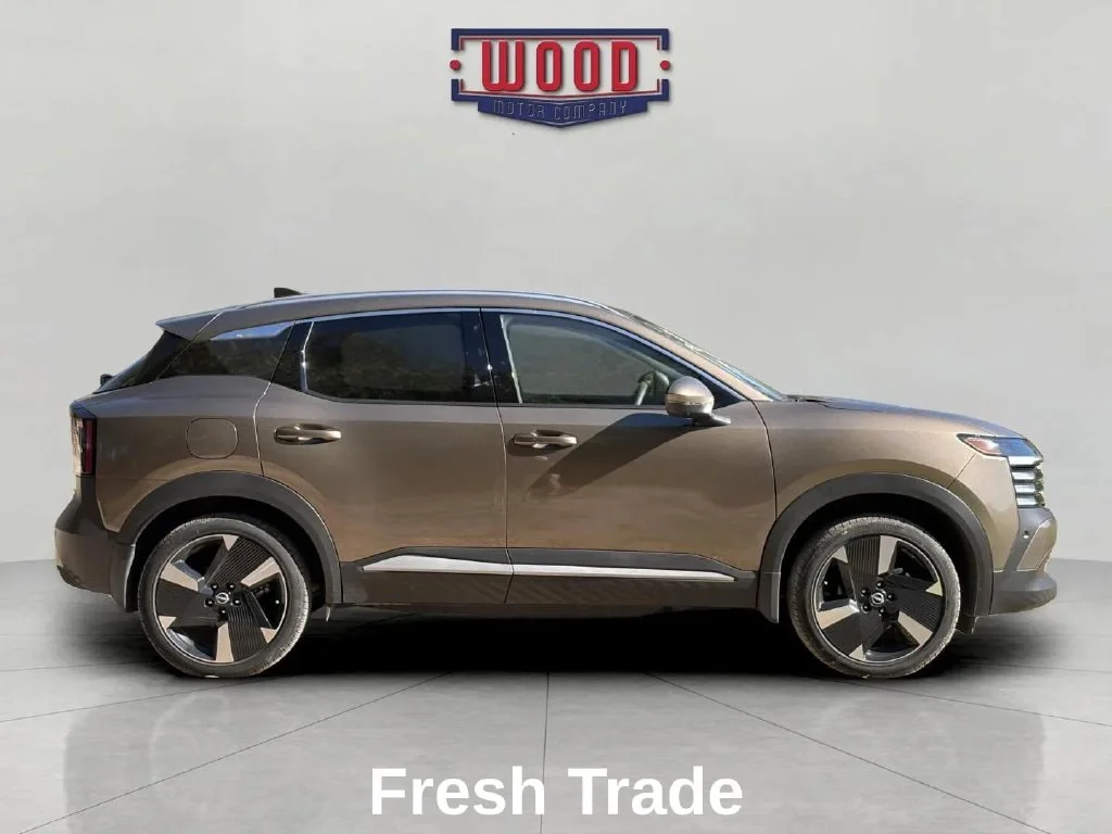 Used 2025 Canyon Bronze Metallic Nissan SR image 6
