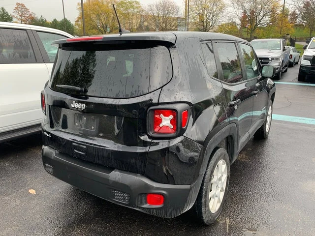 Used 2023 Black Jeep Latitude image 5
