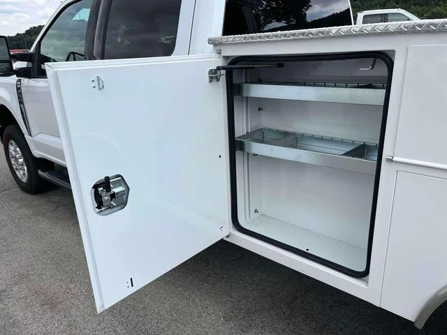 New 2026 Oxford White Ford F-350® XLT image 15