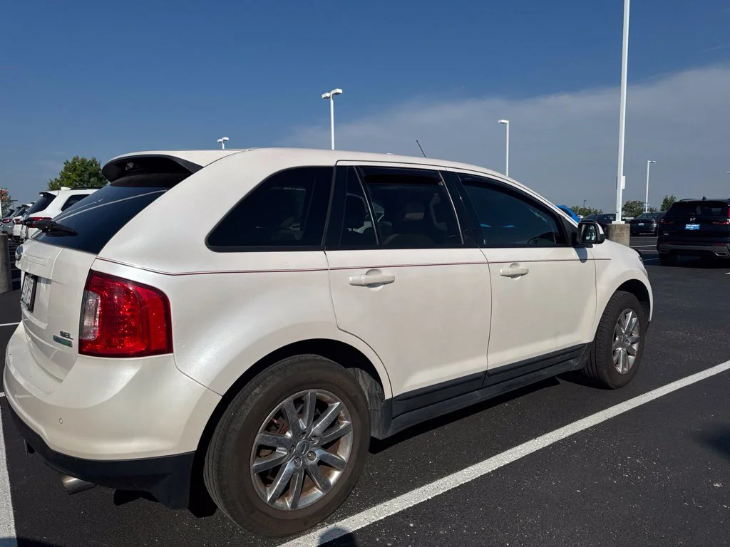 Used 2013 White Ford SEL image 4
