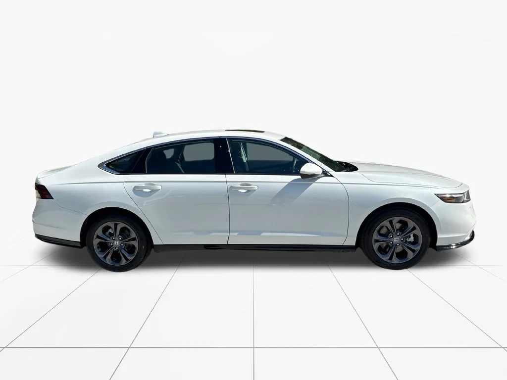 Used 2026 Platinum White Pearl Honda EX-L Hybrid image 9