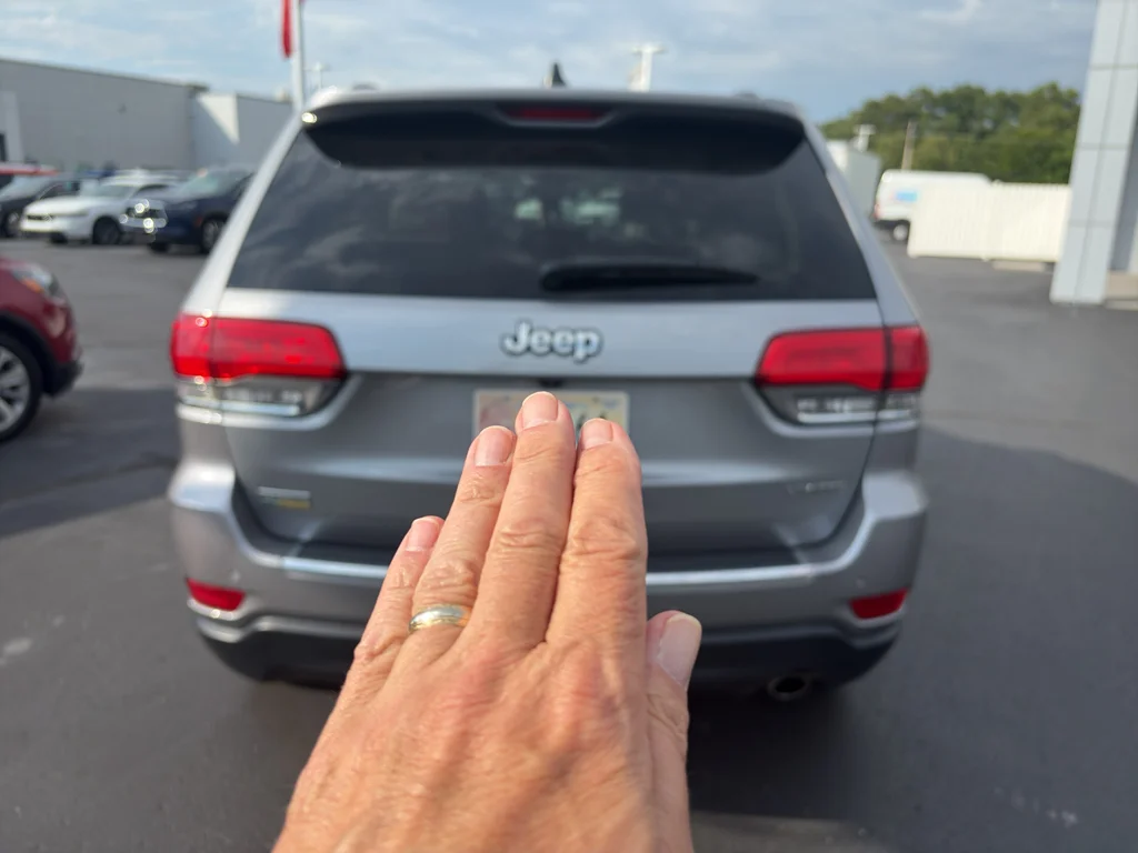 Used 2015 Silver Jeep Limited image 5
