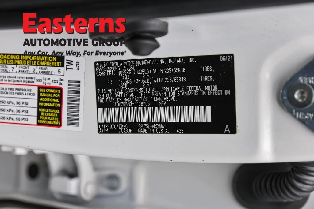 Used 2021 White Toyota XLE image 36