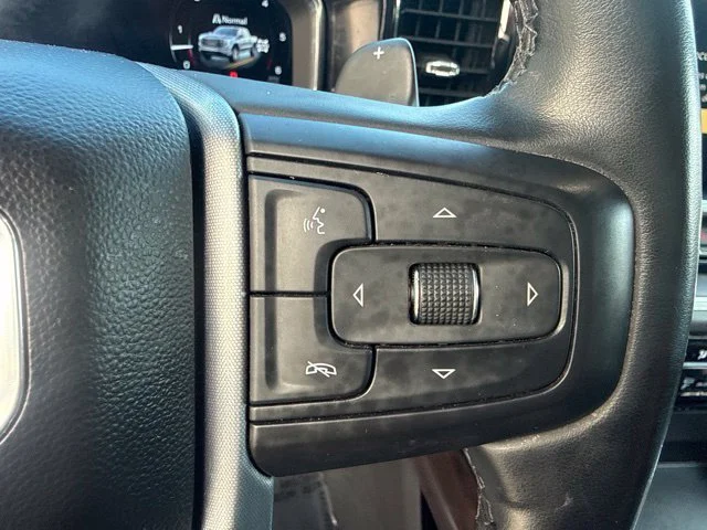 Used 2023 White GMC SLT image 17