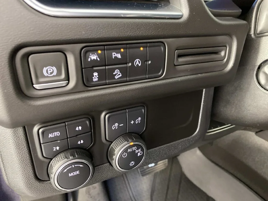 Used 2023 Ash Chevrolet Premier image 15