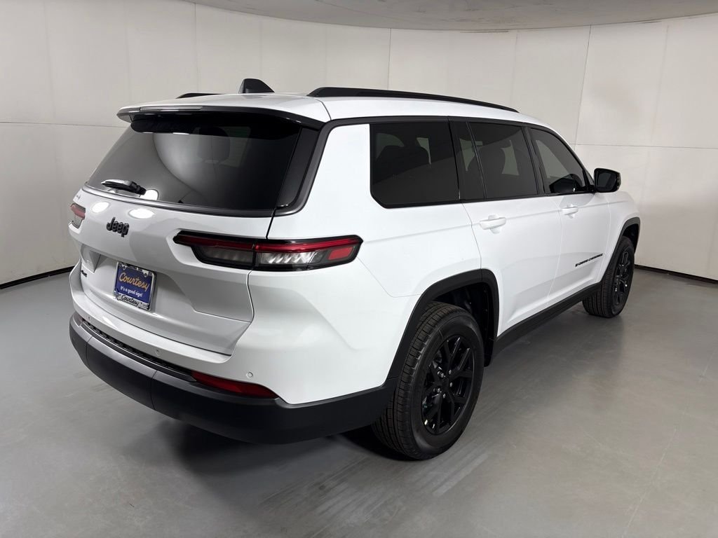 New 2026 Bright White Clear-Coat Exterior Paint Jeep Altitude image 8