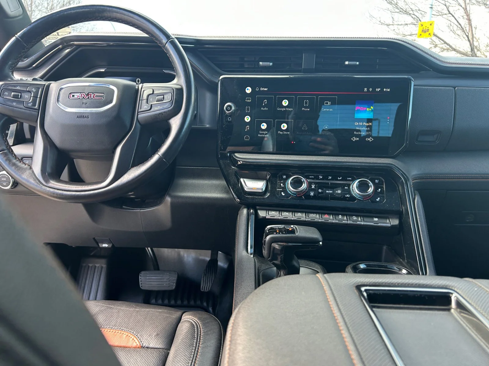 Used 2022 White GMC AT4 Crew Cab image 21
