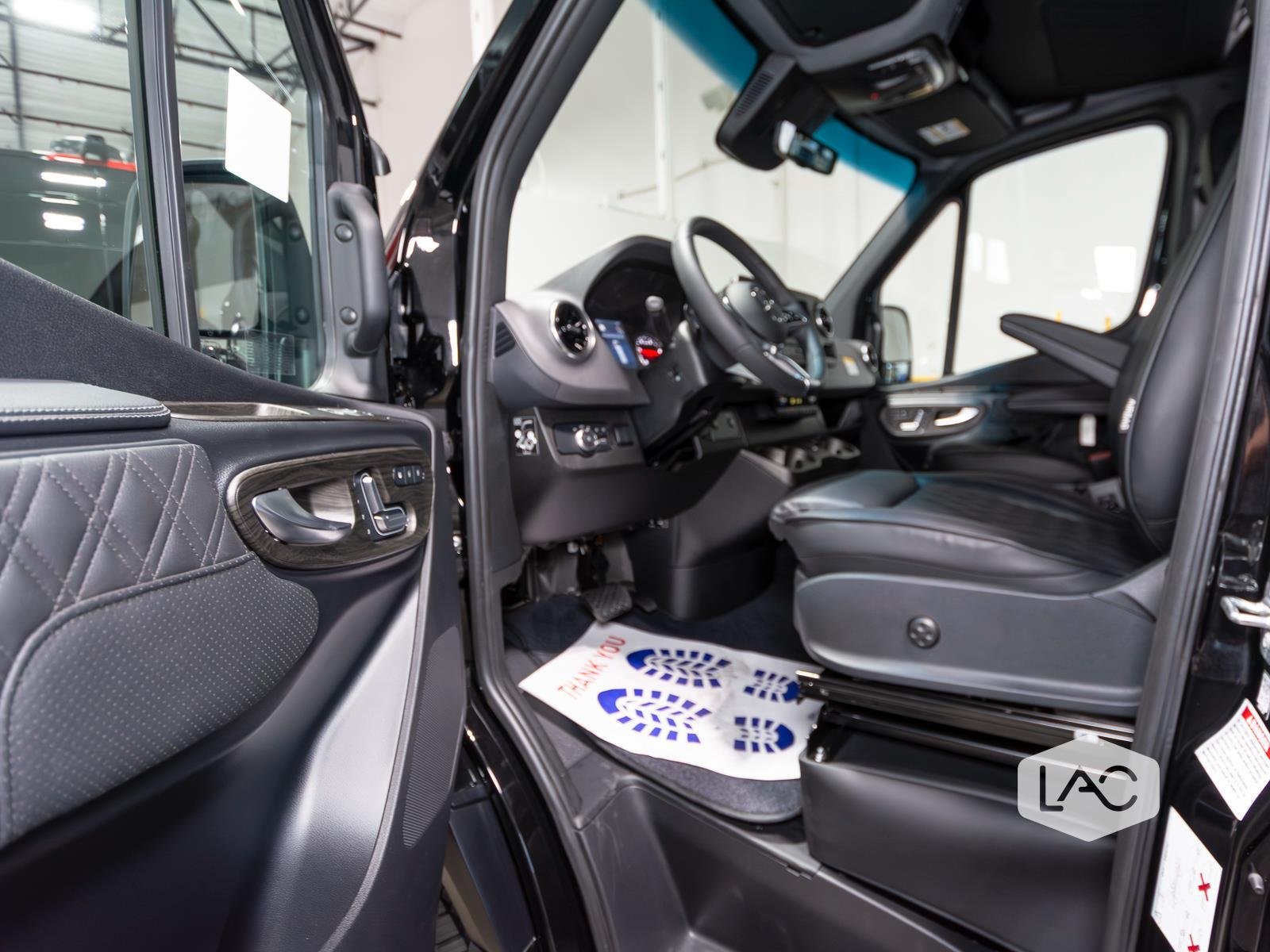 New 2026 BLACK OGV LUXURY COACH AWD 144 | ADV PKG 1.1 | PetSafe image 12